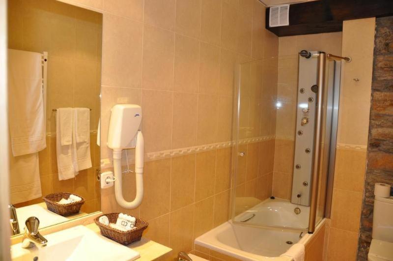 Hotel Mirador De Barcia Ribeira De Piquin Bilik gambar
